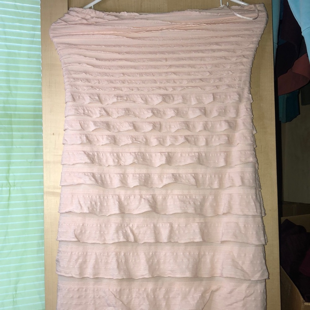 Medium flared strapless dress